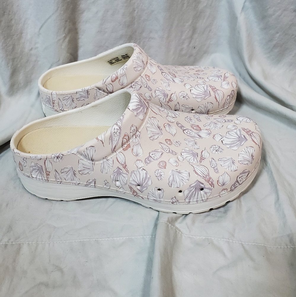 Dansko Women's molded sea shells EVA clog size 40